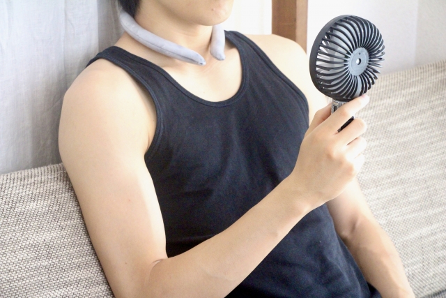 手軽で涼しい！汗っかきさんが手放せない「冷却グッズ」おすすめランキング