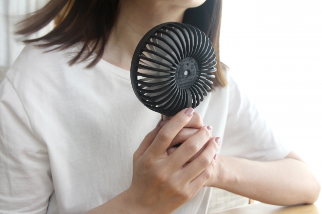手軽で涼しい！汗っかきさんが手放せない「冷却グッズ」おすすめランキング