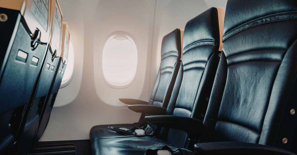 100kg超の不安解消！飛行機の「延長ベルト」の借り方と「失敗しない」座席選び